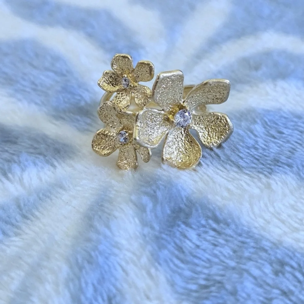 Mia Fiore Textured Gold💛 Triple3️⃣ Blossom🌸 Ring💍 - NWT - Picture 4 of 16